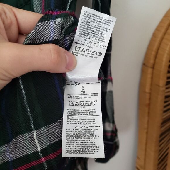 Old Navy The Classic Shirt Plaid Flannel Button Down S - Picture 6 of 8
